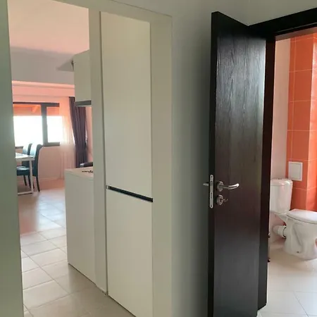 Aparthotel Holiday *