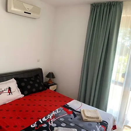 Holiday Aparthotel Lozenets