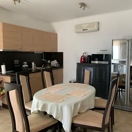 Aparthotel Holiday Lozenets
