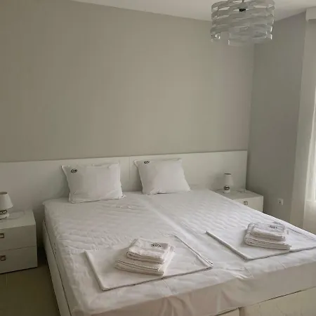 Holiday Aparthotel Lozenets