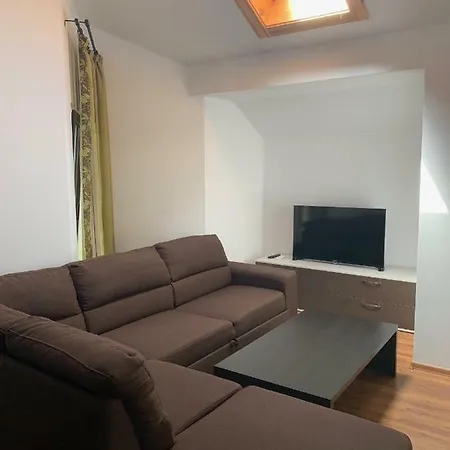 Aparthotel Holiday *